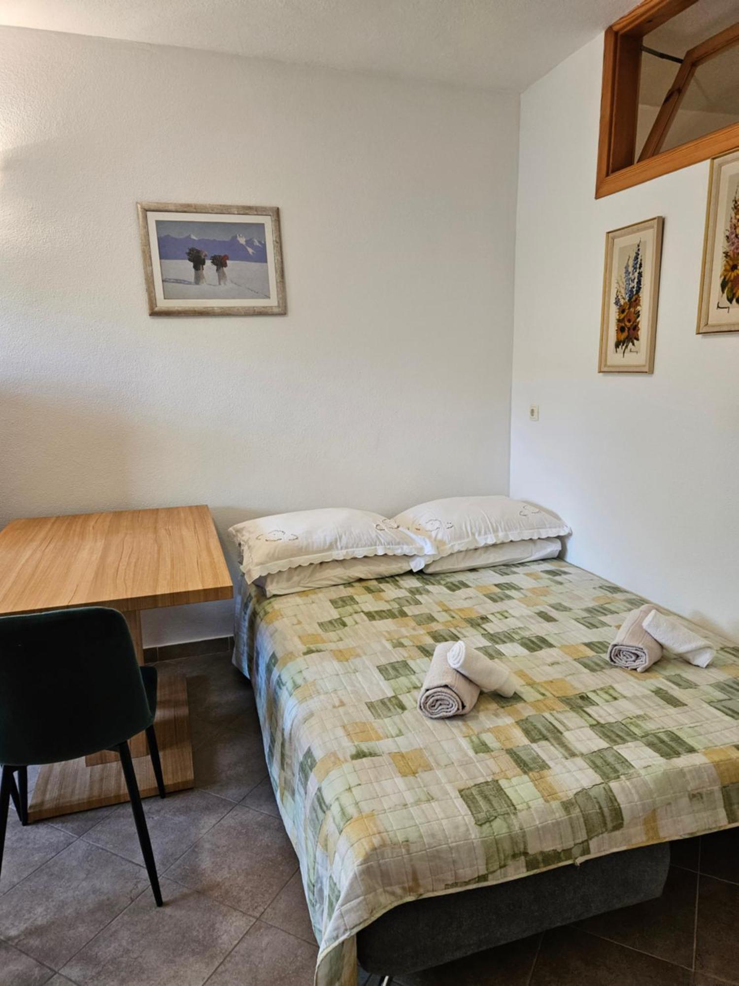 Apartmani Natasa Lokva Rogoznica Exterior photo